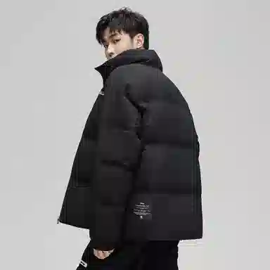 鸭鸭 加厚保暖休闲宽松无性别刺绣字母泡芙面料简约立领暗黑羽绒服外套 男款