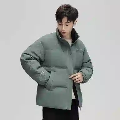 鸭鸭 加厚保暖休闲宽松无性别刺绣字母泡芙面料简约立领暗黑羽绒服外套 男款