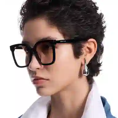 PLASTIC BRAIN THE BLACK