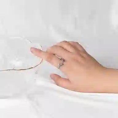 S925