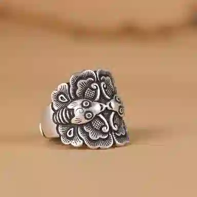 990