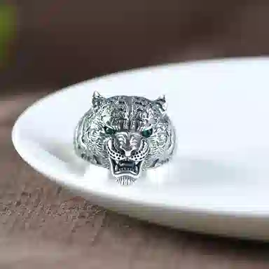 S925