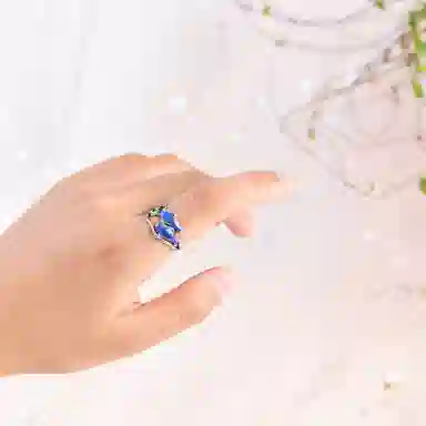925