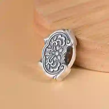 990
