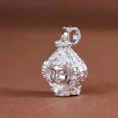 925