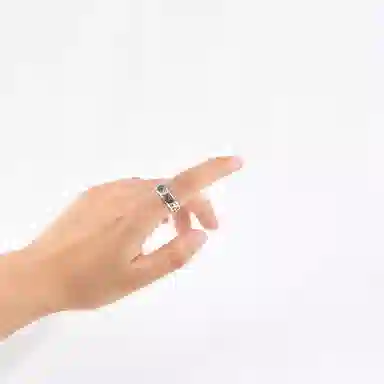 S925