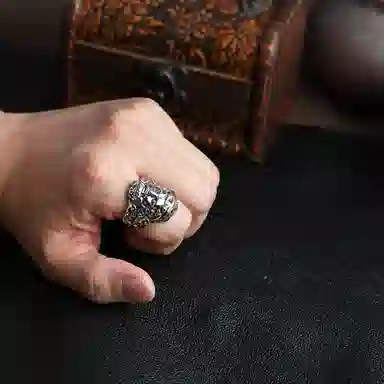 S925