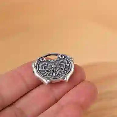 990