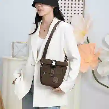 捷朗仕 便捷百搭潮流 尼龙布 斜挎包 男女同款情侣款 多色