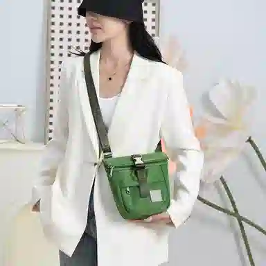 捷朗仕 便捷百搭潮流 尼龙布 斜挎包 男女同款情侣款 多色