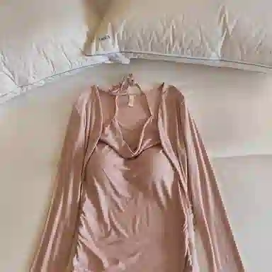 莫代尔 韩版休闲简约舒适轻柔细腻长袖裙宽松显瘦自带胸垫防凸点家居裙睡裙 女款