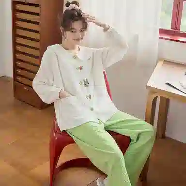 莫代尔 舒适轻柔亲肤透气翻领开衫慵懒宽松显瘦个性长袖长裤家居服可外穿睡衣套装 女款