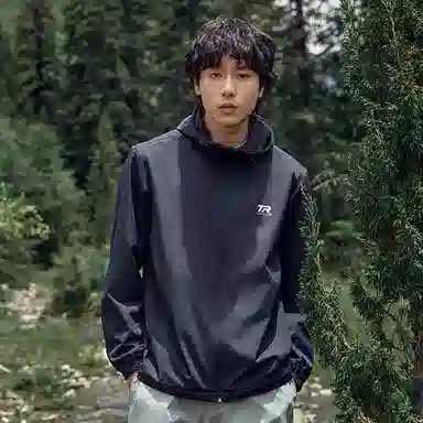 乔丹  山神系列 简约字母 防泼水科技 宽松连帽  防水防风冲锋衣 男款 新星蓝