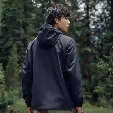 乔丹  山神系列 简约字母 防泼水科技 宽松连帽  防水防风冲锋衣 男款 新星蓝