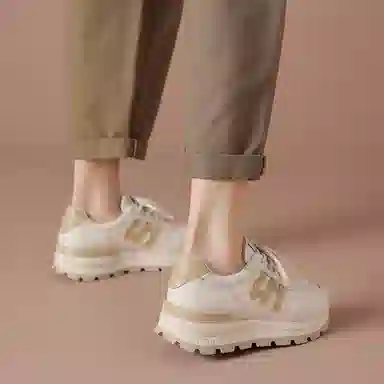 波尔谛奇 头层牛皮 舒适运动百搭厚底 轻便增高 低帮 生活休闲鞋 女款