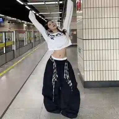 桴生 美式复古斜肩露肩宽松百搭印花上衣卫衣 女款
