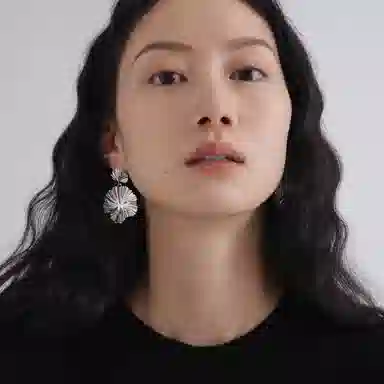 S925