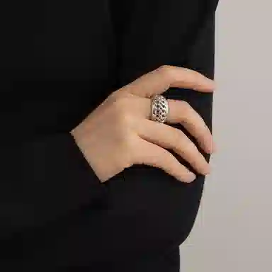 S925