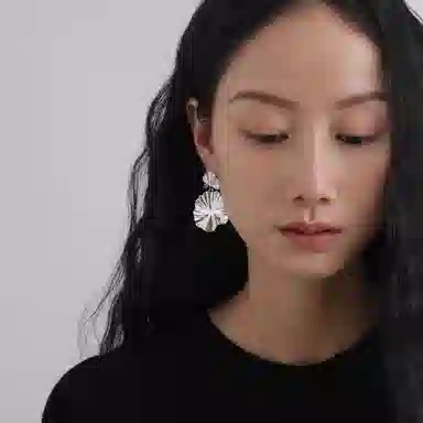S925