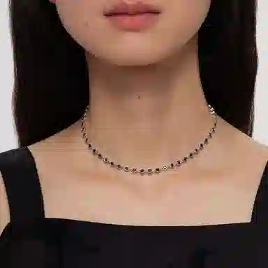 925