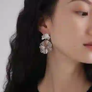 S925