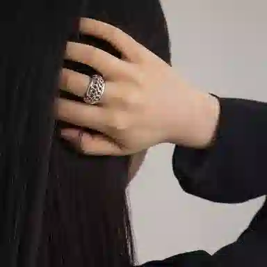 S925