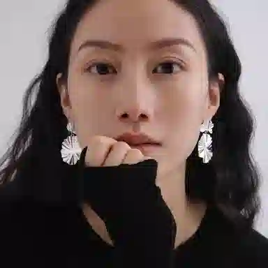 S925