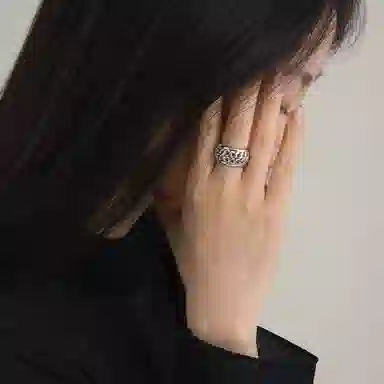 S925