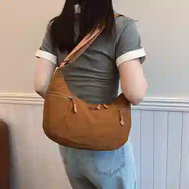 江麒 小众设计通勤日常简约百搭 布 斜挎包 女款 多色