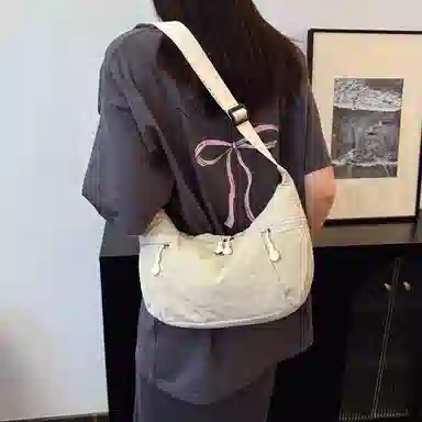 江麒 小众设计通勤日常简约百搭 布 斜挎包 女款 多色