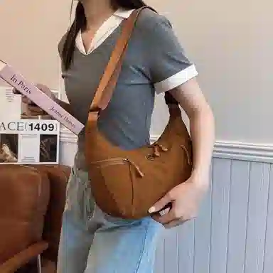 江麒 小众设计通勤日常简约百搭 布 斜挎包 女款 多色