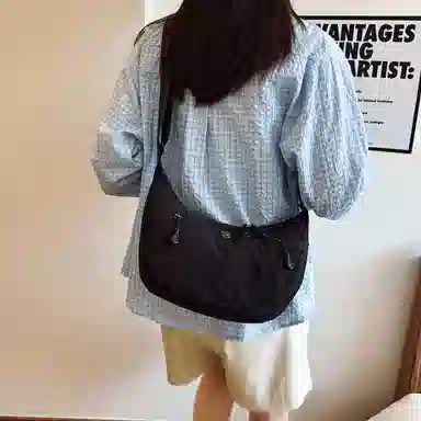 江麒 小众设计通勤日常简约百搭 布 斜挎包 女款 多色