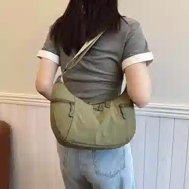 江麒 小众设计通勤日常简约百搭 布 斜挎包 女款 多色