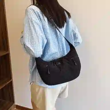 江麒 小众设计通勤日常简约百搭 布 斜挎包 女款 多色