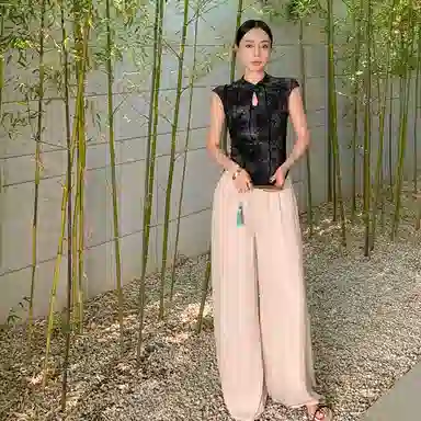 周淼 通勤简约薄款中腰阔腿休闲裤 女款