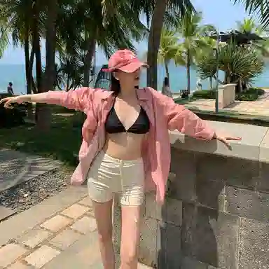 周淼 纯色高腰系带休闲短裤 女款