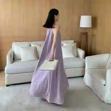 周淼 纯色简约休闲舒适吊带连衣裙 女款