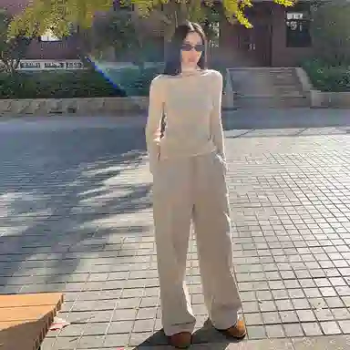周淼 纯色抽绳高腰宽松直筒抓绒阔腿休闲裤 女款