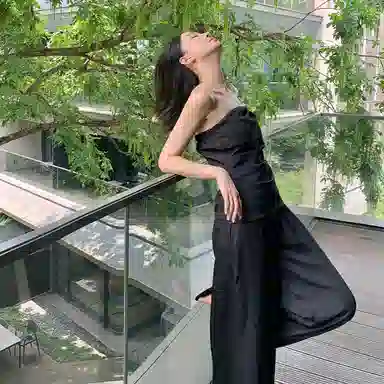 周淼 通勤简约薄款中腰阔腿休闲裤 女款