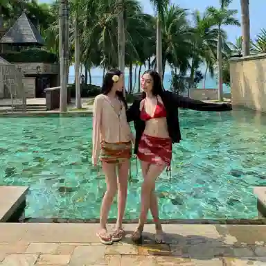 周淼 三角杯胸衣合身内裤网纱罩裙泳装套装 女款