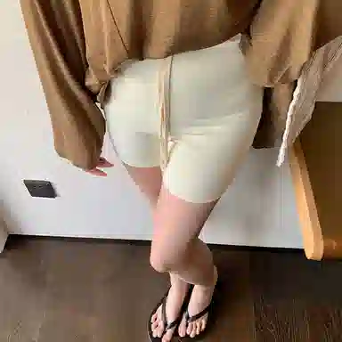 周淼 纯色高腰系带休闲短裤 女款
