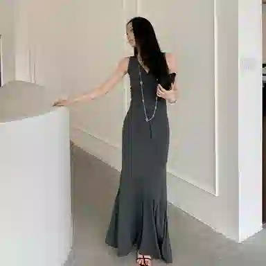 V