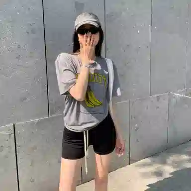 周淼 纯色高腰系带休闲短裤 女款