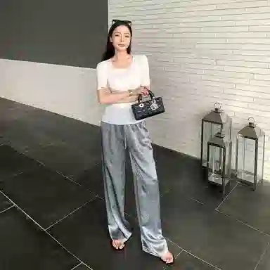 周淼 纯色高腰压褶宽松直筒休闲裤 女款