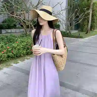 周淼 纯色简约休闲舒适吊带连衣裙 女款