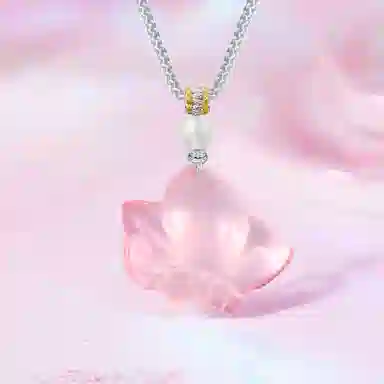 阿梵尼 粉色芙蓉石蝴蝶吊坠 清新甜美 锁骨链 轻奢高级感 水晶 项链 女款