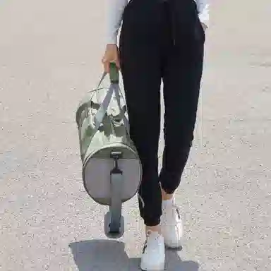 真维斯 休闲简约高颜值时尚短途出差旅行大容量休闲百搭运动多功能外出 锦纶 健身包单肩包斜挎包背包 常规 男女同款 灰绿