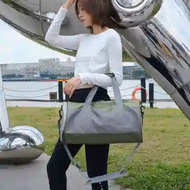 真维斯 休闲简约高颜值时尚短途出差旅行大容量休闲百搭运动多功能外出 锦纶 健身包单肩包斜挎包背包 常规 男女同款 灰绿