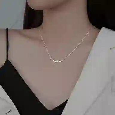 925