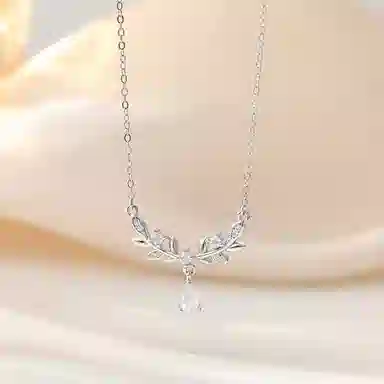 925